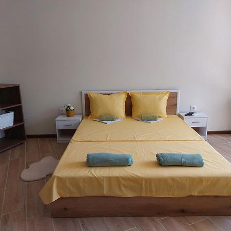 Krimski Apartment - Free Private Parking ヴァルナ エクステリア 写真