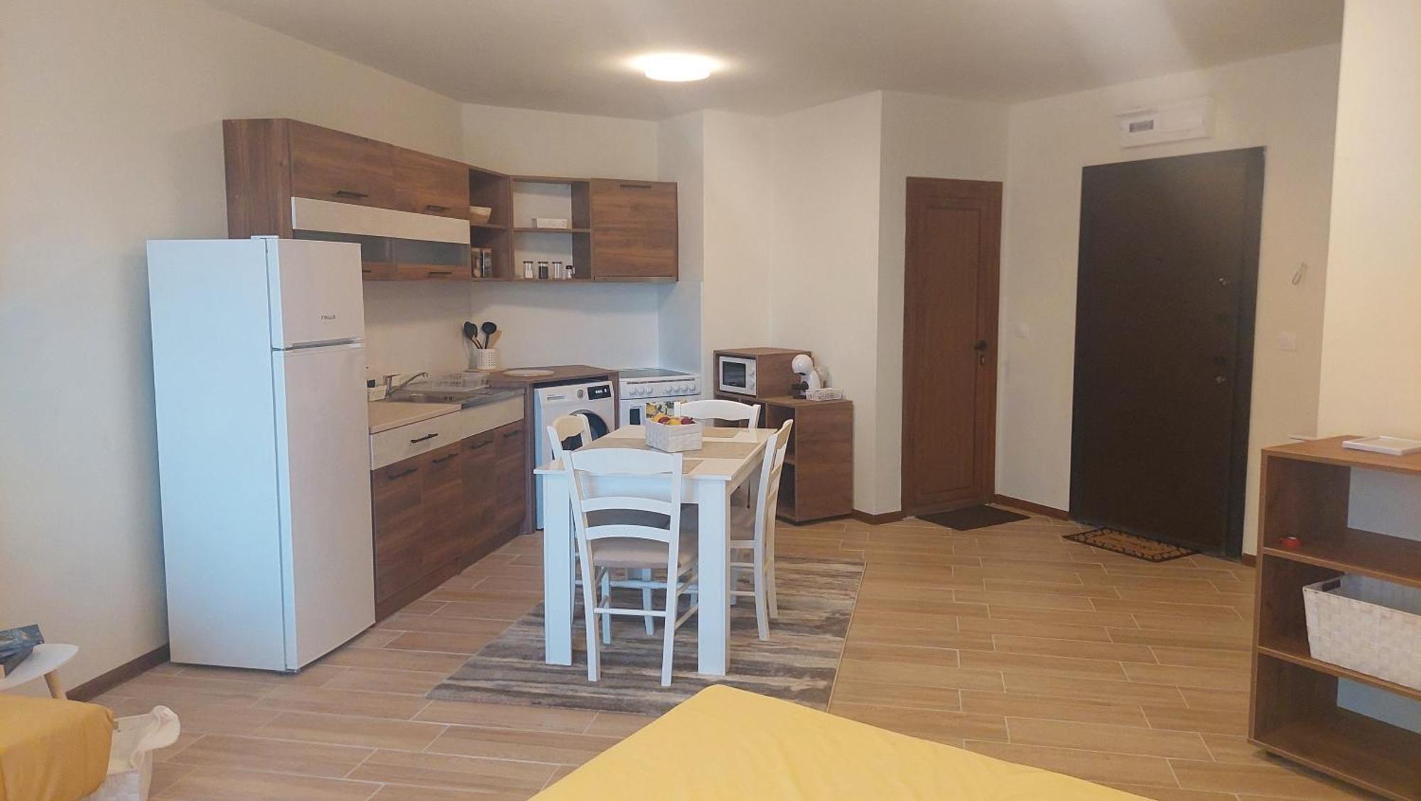 Krimski Apartment - Free Private Parking ヴァルナ エクステリア 写真