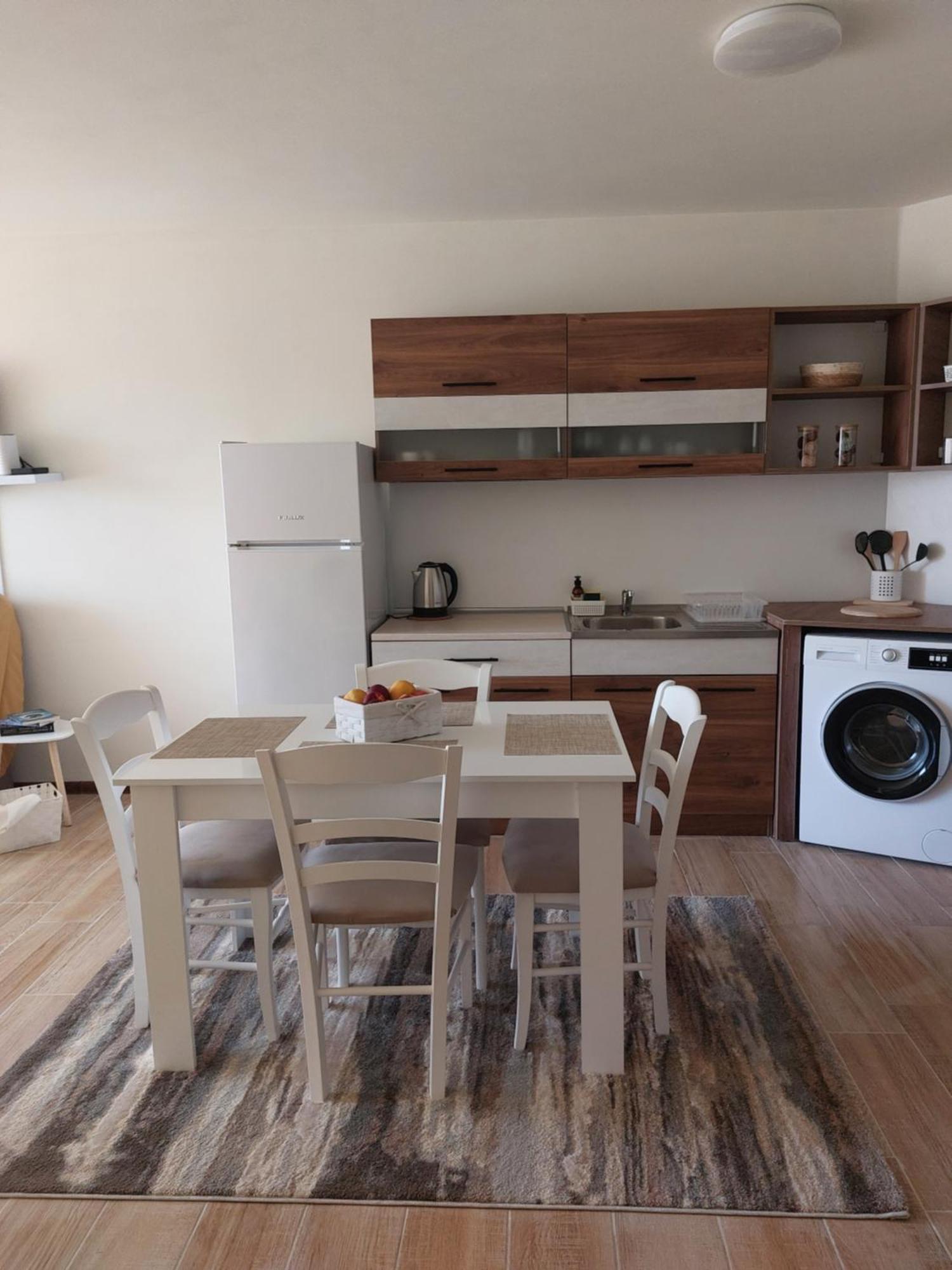 Krimski Apartment - Free Private Parking ヴァルナ エクステリア 写真
