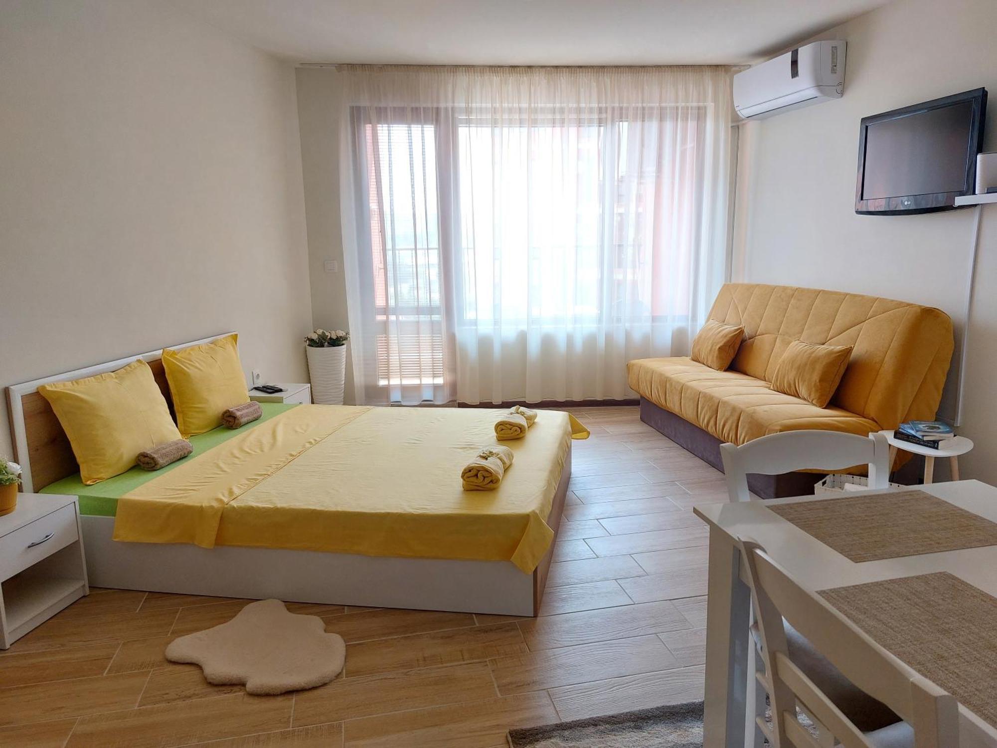Krimski Apartment - Free Private Parking ヴァルナ エクステリア 写真
